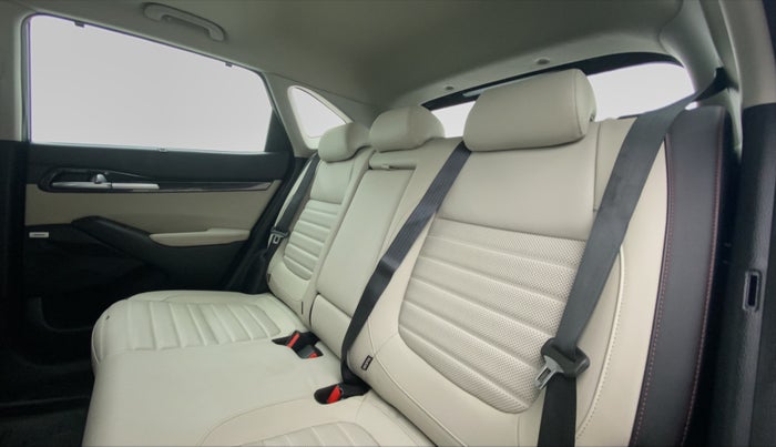 2020 KIA SELTOS 1.4 GTX+ TURBO GDI PETROL AT, Petrol, Automatic, 26,840 km, Right Side Rear Door Cabin