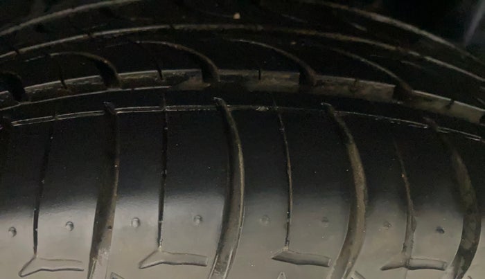 2018 Maruti Ciaz ALPHA 1.4 PETROL, Petrol, Manual, 75,843 km, Left Rear Tyre Tread