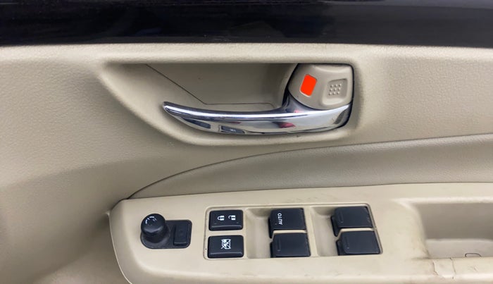 2018 Maruti Ciaz ALPHA 1.4 PETROL, Petrol, Manual, 75,843 km, Driver Side Door Panels Control