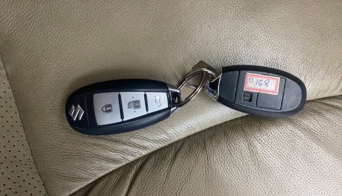 2018 Maruti Ciaz ALPHA 1.4 PETROL, Petrol, Manual, 75,843 km, Key Close Up