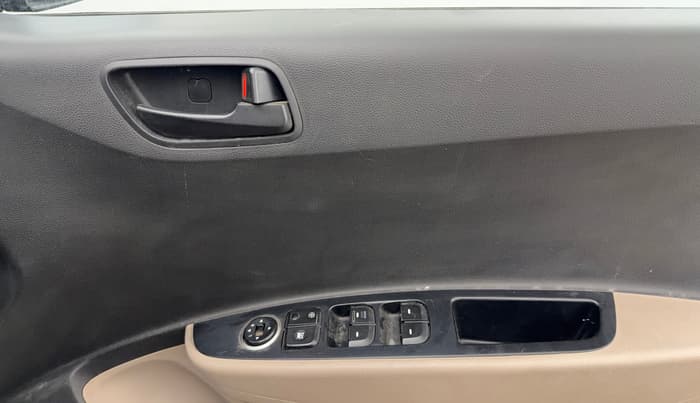 2017 Hyundai Grand i10 MAGNA AT 1.2 KAPPA VTVT, Petrol, Automatic, 75,020 km, Driver Side Door Panels Control