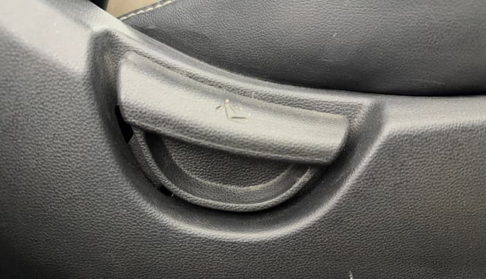 2017 Hyundai Grand i10 MAGNA AT 1.2 KAPPA VTVT, Petrol, Automatic, 75,020 km, Driver Side Adjustment Panel