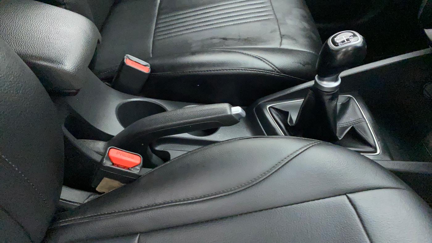2018 Hyundai Elite i20 ASTA 1.2, Petrol, Manual, 36,479 km, Gear Lever