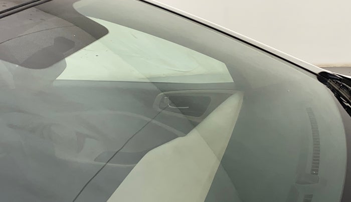 2018 Hyundai Elite i20 ASTA 1.2, Petrol, Manual, 36,479 km, Front windshield - within 1 in,ch range of the blacked edge; not open ended