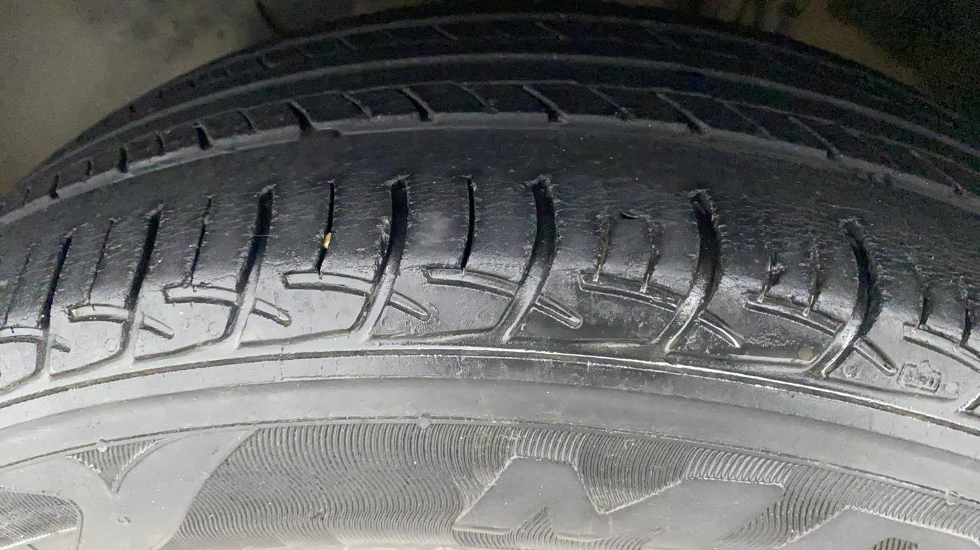 2018 Hyundai Elite i20 ASTA 1.2, Petrol, Manual, 36,479 km, Left Front Tyre Tread