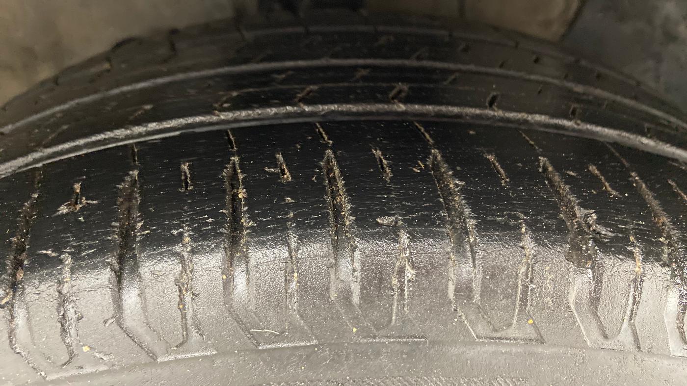 2017 Hyundai Verna 1.6 VTVT SX (O) AT, CNG, Automatic, 37,195 km, Right Front Tyre Tread