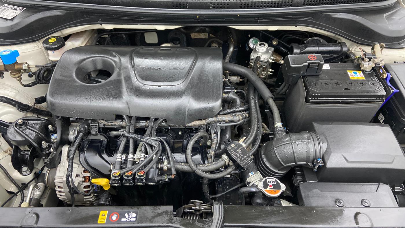 2017 Hyundai Verna 1.6 VTVT SX (O) AT, CNG, Automatic, 37,195 km, Open Bonet