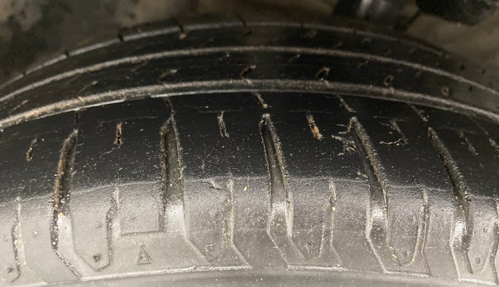 2017 Hyundai Verna 1.6 VTVT SX (O) AT, CNG, Automatic, 37,195 km, Left Front Tyre Tread