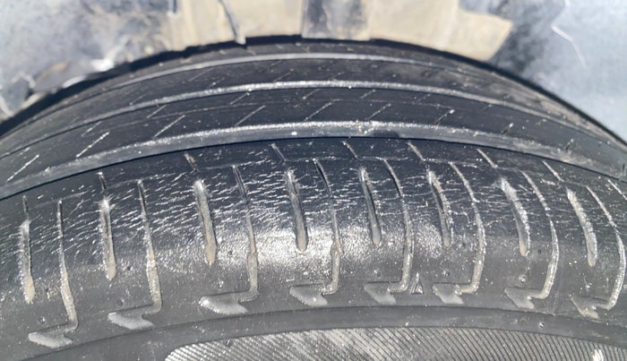 2017 Tata Tiago XZ PETROL, Petrol, Manual, 73,243 km, Left Front Tyre Tread