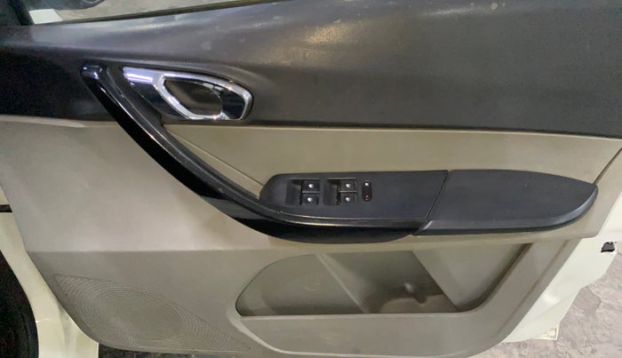 2017 Tata Tiago XZ PETROL, Petrol, Manual, 73,243 km, Driver Side Door Panels Control
