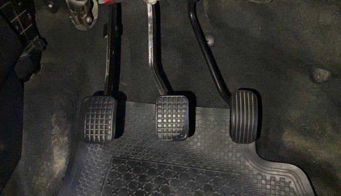 2017 Tata Tiago XZ PETROL, Petrol, Manual, 73,243 km, Pedals