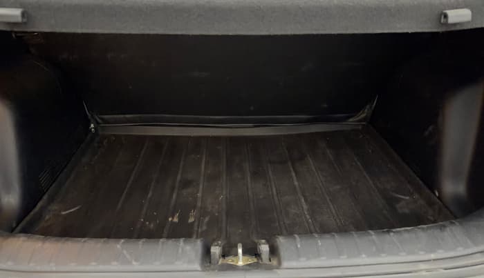 2020 KIA SONET HTX 1.0 IMT, Petrol, Manual, 73,261 km, Boot Inside