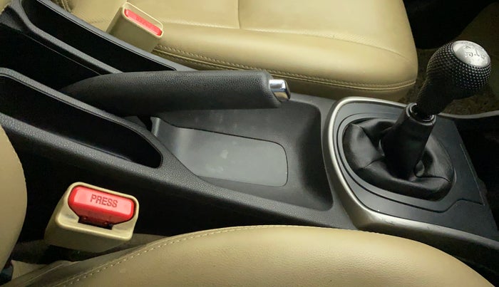 2017 Honda City V MT PETROL, Petrol, Manual, 29,442 km, Gear Lever