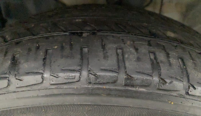 2017 Honda City V MT PETROL, Petrol, Manual, 29,442 km, Left Front Tyre Tread
