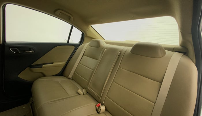 2017 Honda City V MT PETROL, Petrol, Manual, 29,442 km, Right Side Rear Door Cabin