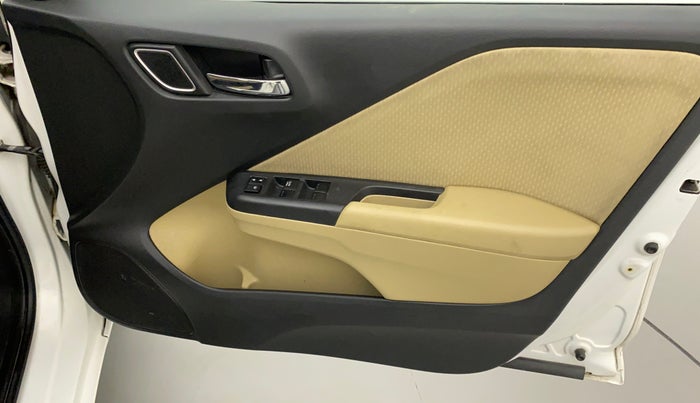 2017 Honda City V MT PETROL, Petrol, Manual, 29,442 km, Driver Side Door Panels Control
