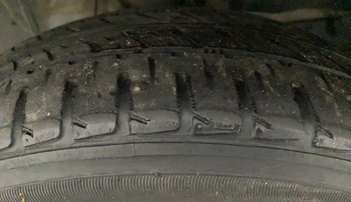 2017 Honda City V MT PETROL, Petrol, Manual, 29,442 km, Right Front Tyre Tread
