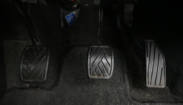 2017 Maruti Baleno DELTA PETROL 1.2, Petrol, Manual, 71,974 km, Pedals
