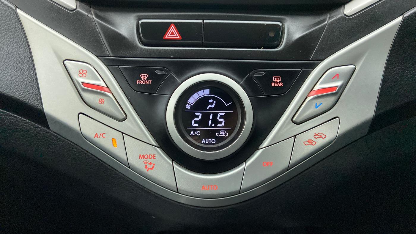 2017 Maruti Baleno DELTA PETROL 1.2, Petrol, Manual, 71,974 km, Automatic Climate Control