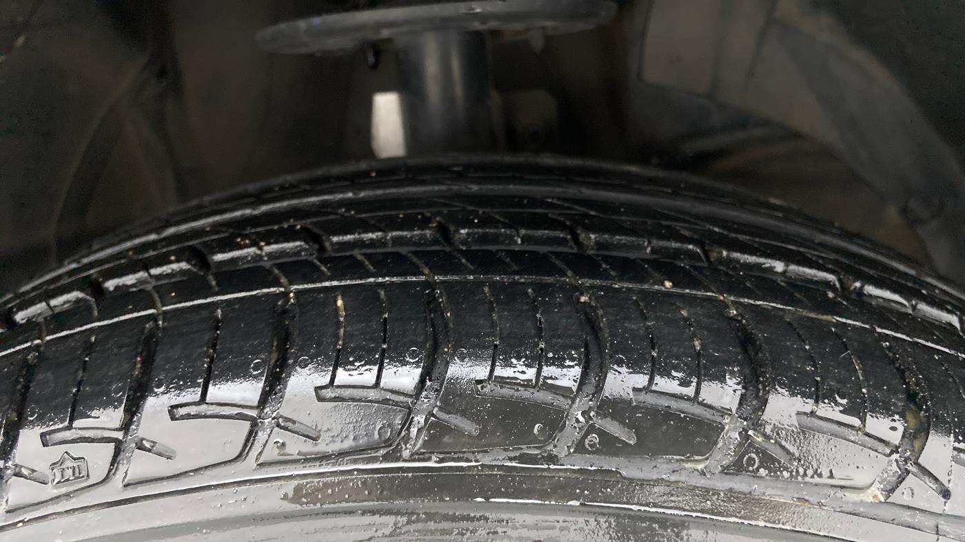 2017 Maruti Baleno DELTA PETROL 1.2, Petrol, Manual, 71,974 km, Right Front Tyre Tread