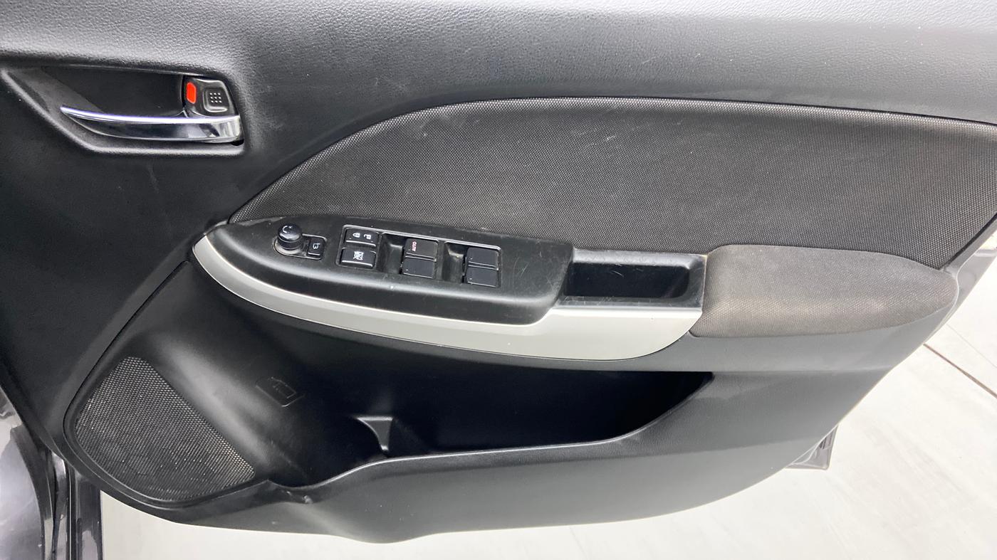 2017 Maruti Baleno DELTA PETROL 1.2, Petrol, Manual, 71,974 km, Driver Side Door Panels Control