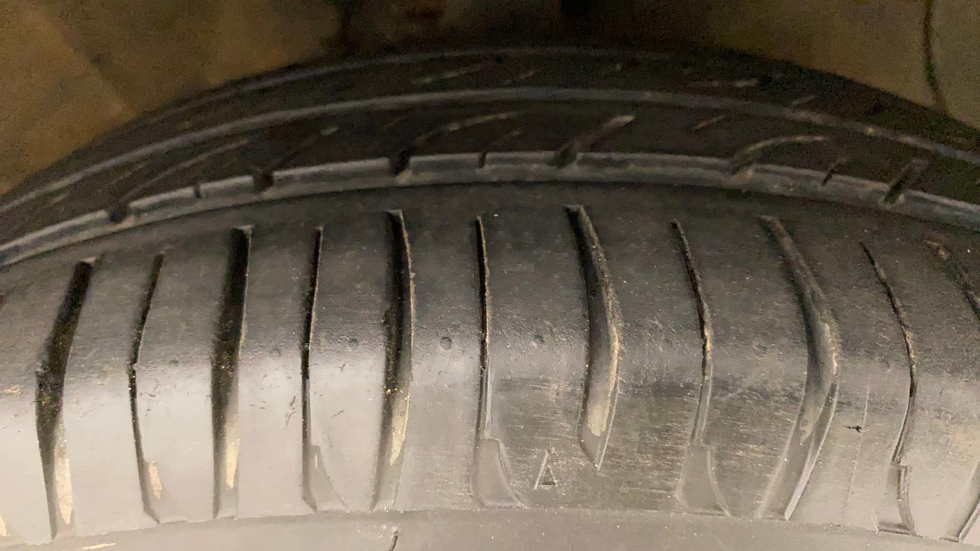 2018 Hyundai Grand i10 MAGNA 1.2 KAPPA VTVT, Petrol, Manual, 60,216 km, Right Front Tyre Tread