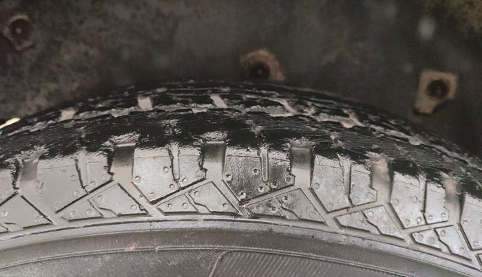 2022 Mahindra Thar LX  P 4WD AT CONVERTIBLE, Petrol, Automatic, 35,208 km, Right Rear Tyre Tread