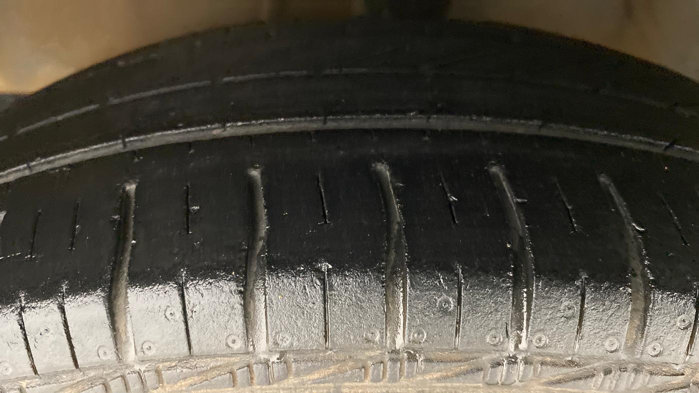 2014 Hyundai i10 SPORTZ 1.1 IRDE2, Petrol, Manual, 89,433 km, Left Front Tyre Tread
