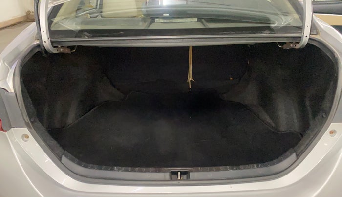 2017 Toyota Corolla Altis J PETROL, Petrol, Manual, 60,318 km, Boot Inside