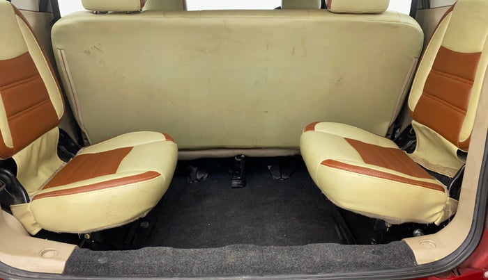2018 Mahindra TUV300 T8, Diesel, Manual, 23,443 km, Third Seat Row ( optional )