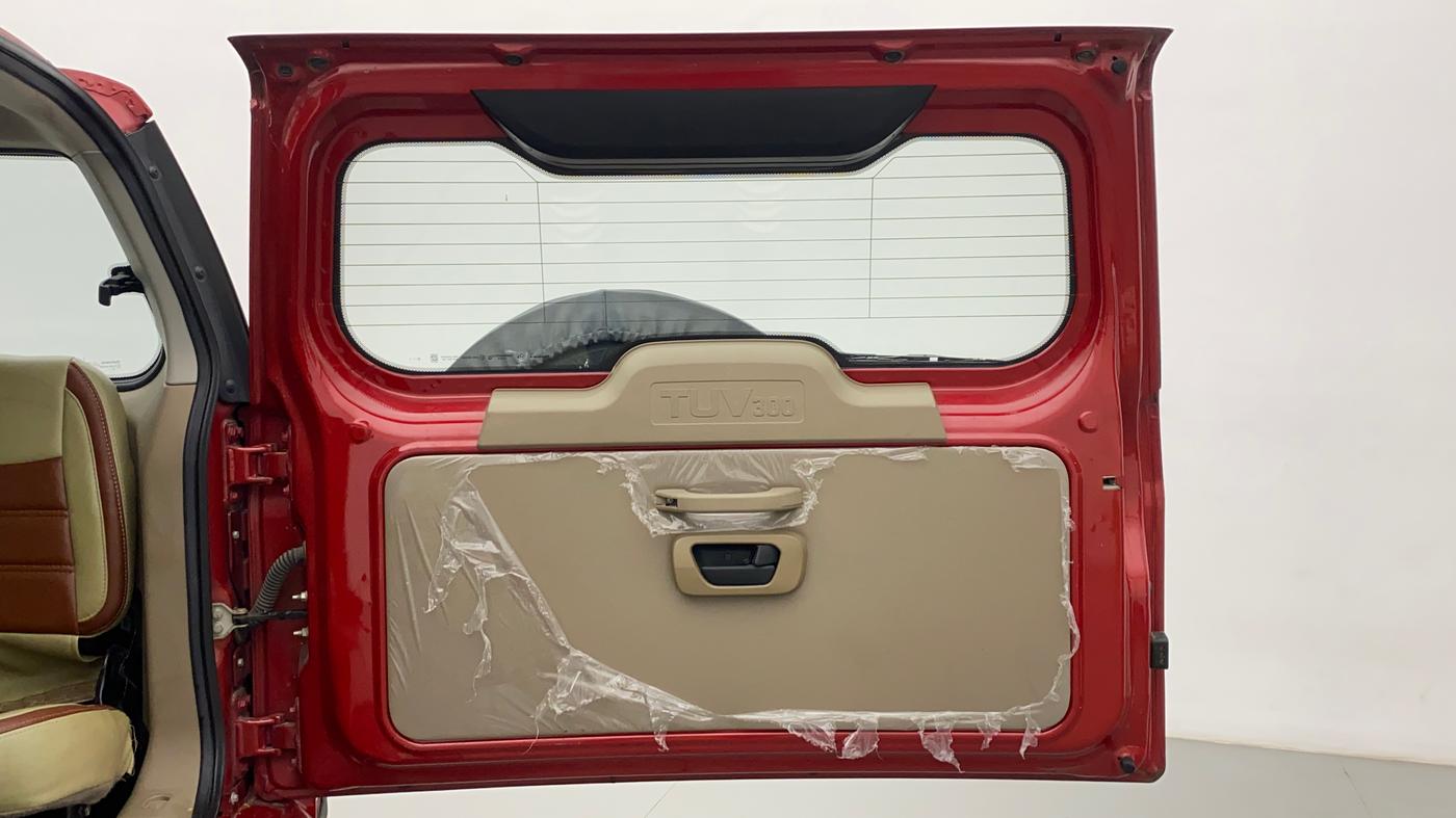 2018 Mahindra TUV300 T8, Diesel, Manual, 23,443 km, Boot Door Open