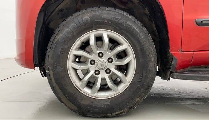 2018 Mahindra TUV300 T8, Diesel, Manual, 23,443 km, Left Front Wheel
