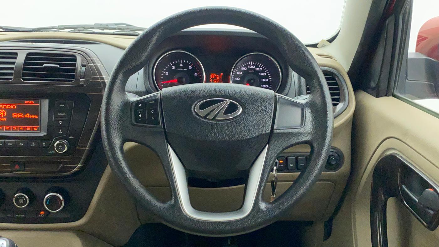 2018 Mahindra TUV300 T8, Diesel, Manual, 23,443 km, Steering Wheel Close Up