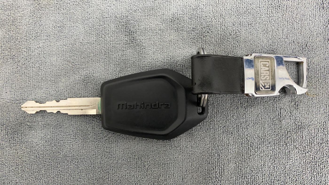 2018 Mahindra TUV300 T8, Diesel, Manual, 23,443 km, Key Close Up