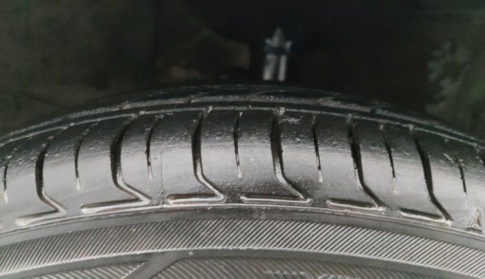 2013 Honda Brio VX AT, Petrol, Automatic, 62,258 km, Left Front Tyre Tread