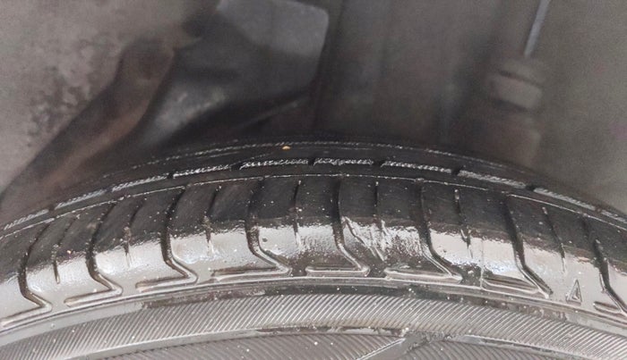 2013 Honda Brio VX AT, Petrol, Automatic, 62,258 km, Left Rear Tyre Tread