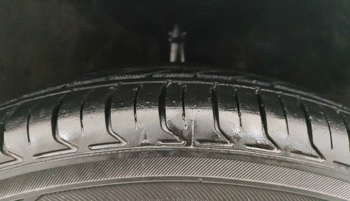 2013 Honda Brio VX AT, Petrol, Automatic, 62,258 km, Right Front Tyre Tread