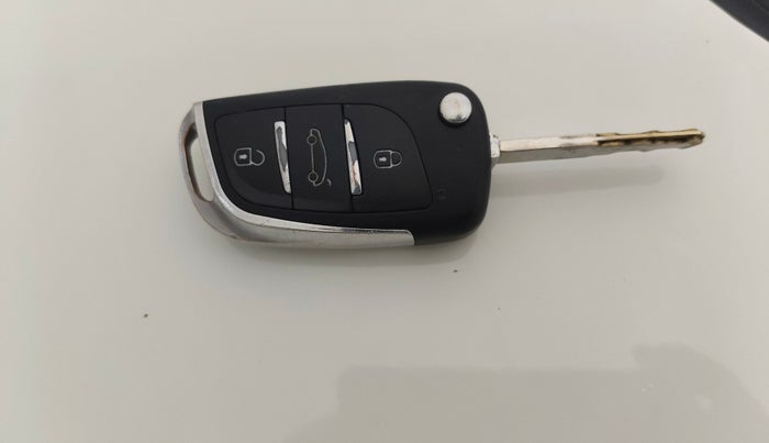 2013 Honda Brio VX AT, Petrol, Automatic, 62,258 km, Key Close Up