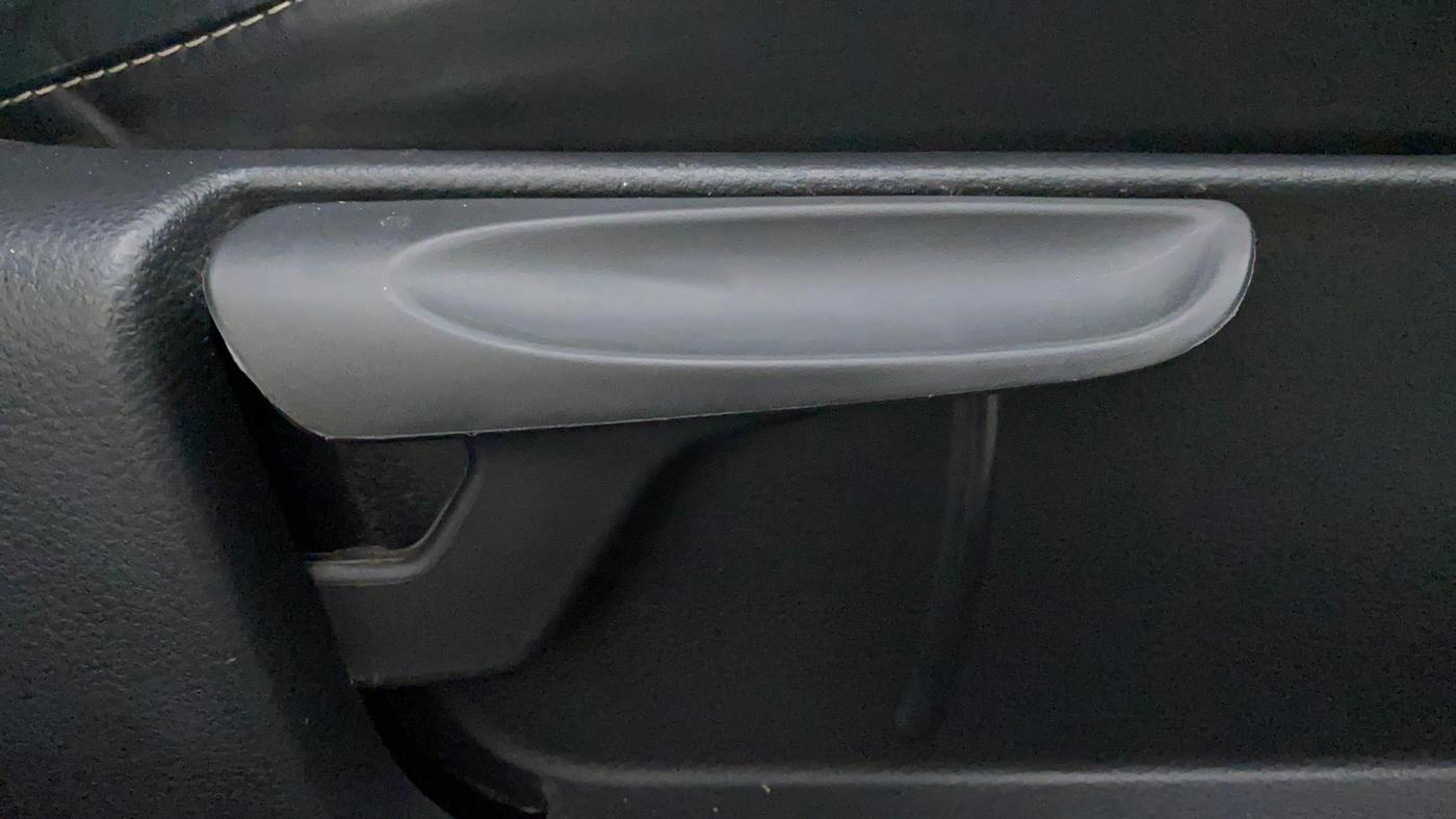 2020 Volkswagen Polo Trendline 1.0 L Petrol, Petrol, Manual, 19,215 km, Driver Side Adjustment Panel