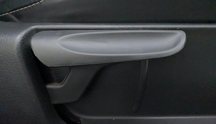 2020 Volkswagen Polo Trendline 1.0 L Petrol, Petrol, Manual, 19,215 km, Driver Side Adjustment Panel