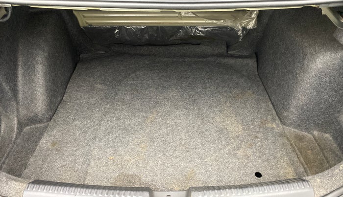 2013 Volkswagen Vento HIGHLINE DIESEL, Diesel, Manual, 72,587 km, Boot Inside