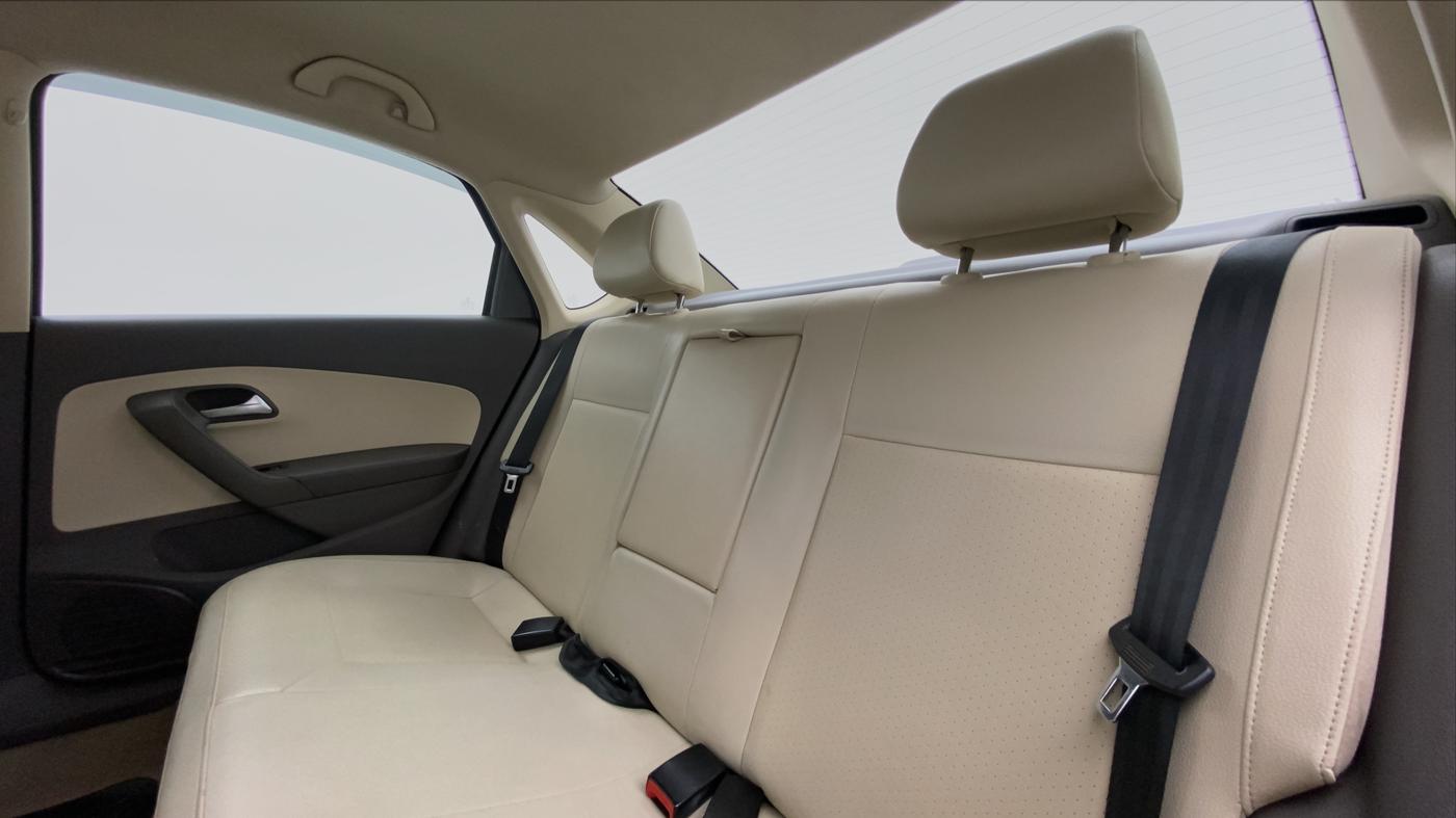 2013 Volkswagen Vento HIGHLINE DIESEL, Diesel, Manual, 72,587 km, Right Side Rear Door Cabin