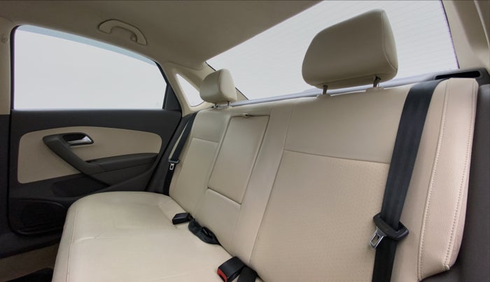2013 Volkswagen Vento HIGHLINE DIESEL, Diesel, Manual, 72,587 km, Right Side Rear Door Cabin