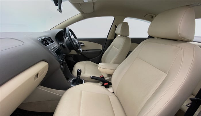 2013 Volkswagen Vento HIGHLINE DIESEL, Diesel, Manual, 72,587 km, Right Side Front Door Cabin