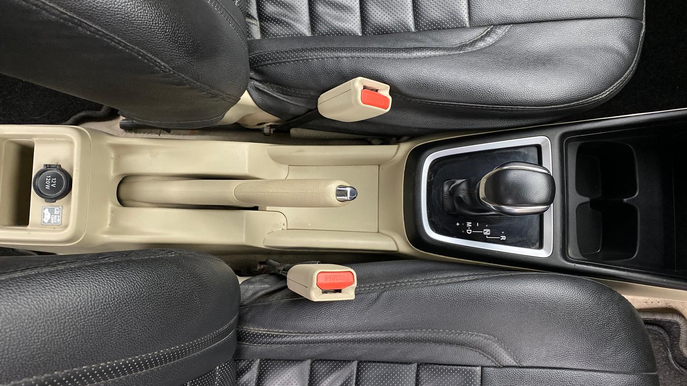 2018 Maruti Dzire VXI AMT, Petrol, Automatic, 63,179 km, Gear Lever