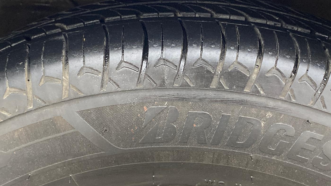 2018 Maruti Dzire VXI AMT, Petrol, Automatic, 63,179 km, Left Front Tyre Tread