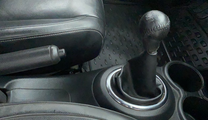 2016 Honda BR-V 1.5L I- DTEC VX, Diesel, Manual, 85,230 km, Gear Lever