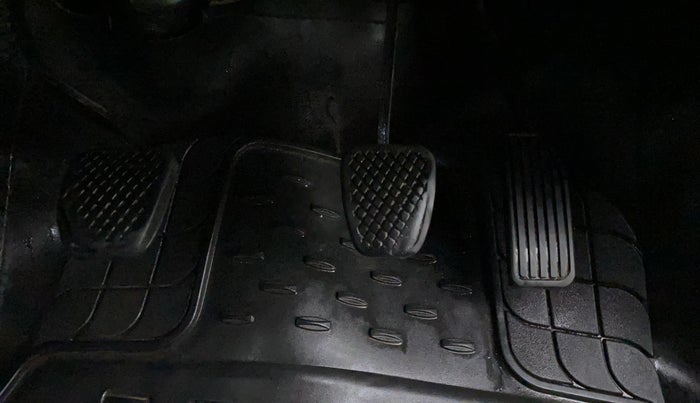 2016 Honda BR-V 1.5L I- DTEC VX, Diesel, Manual, 85,230 km, Pedals