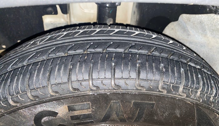 2018 Renault Kwid RXT 1.0 (O), CNG, Manual, 67,703 km, Left Front Tyre Tread
