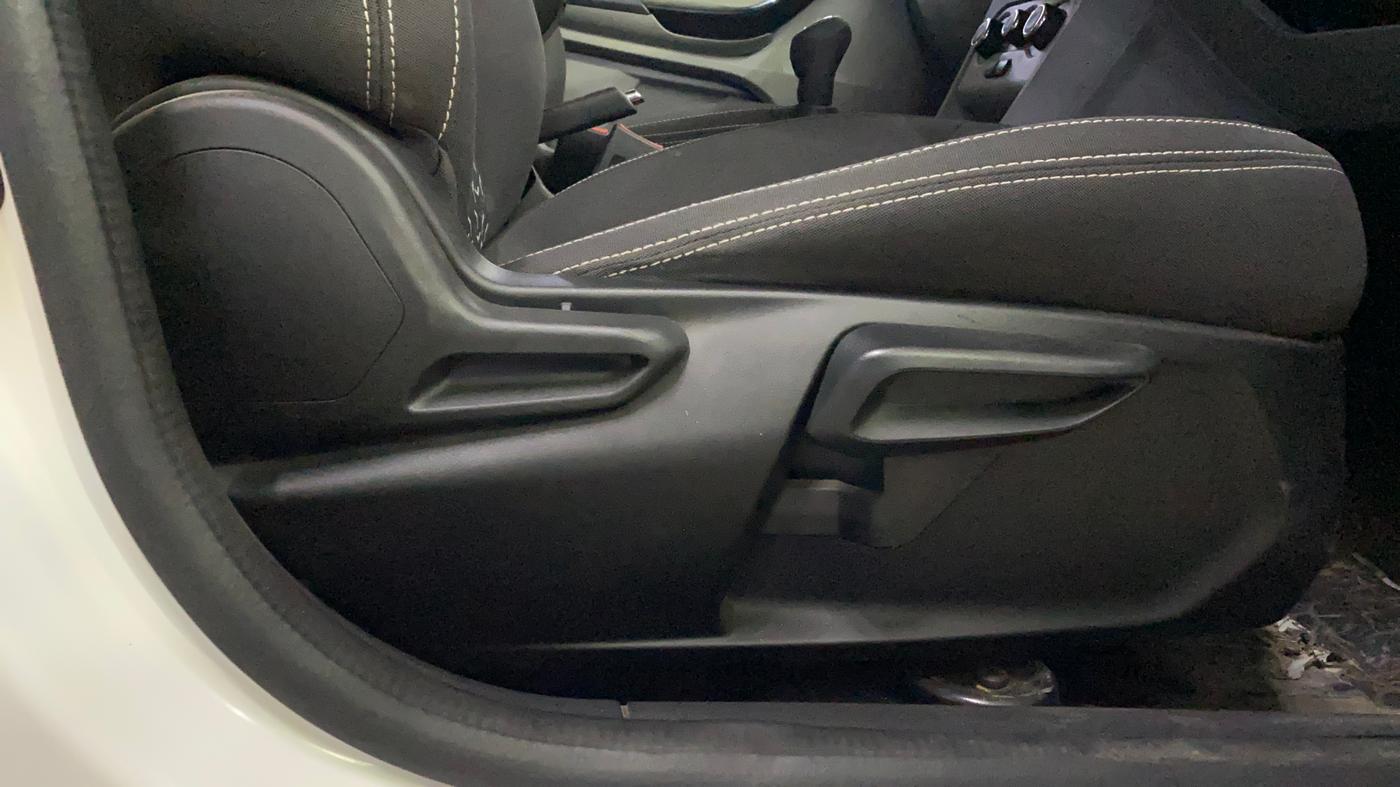 2020 Tata Tiago XZ PETROL, Petrol, Manual, 45,295 km, Driver Side Adjustment Panel